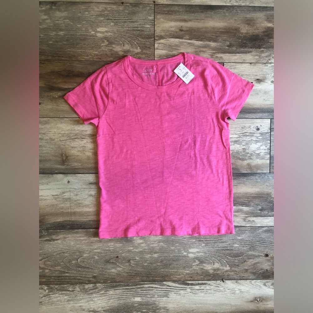 🩷J.Crew women’s Short-Sleeve Cotton ‘Girlfriend’ Tee in Bright Pink